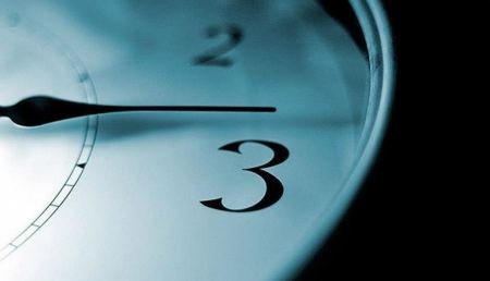 الحكومة تقر موعد بدء التوقيت الشتوي