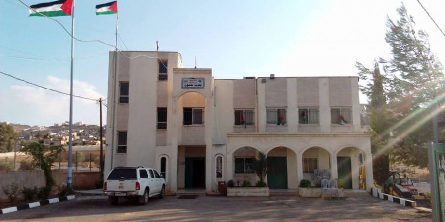 بلدية طمون توضح ببيان للرأي العام حول تعرض مواطنين للخطف والاستيلاء على مركباتهم
