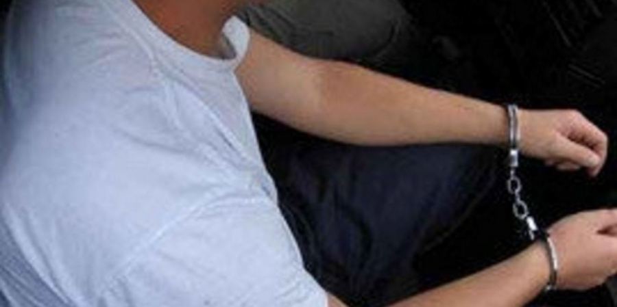 الشرطة تقبض على لص سرق مبلغ 12500 شيقل من داخل منزل في بيت لحم