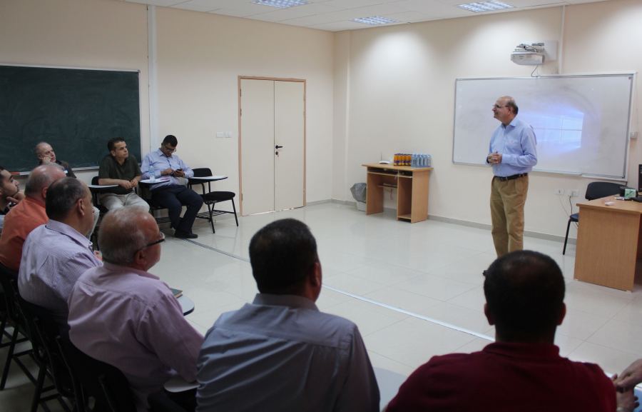 الجامعة العربية الامريكية تستضيف باحثا من جامعة انديانا في محاضرة بالمجال المالي والمصرفي