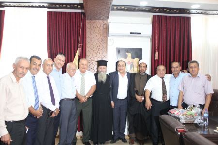 المحافظ رمضان يستقل وفدا من داخل أراضي الـــــــــ48 ويؤكد على عمق النسيج الاجتماعي الفلسطيني الواحد