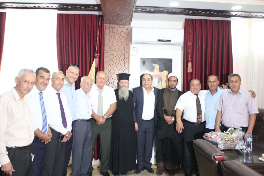 المحافظ رمضان يستقل وفدا من داخل أراضي الـــــــــ48 ويؤكد على عمق النسيج الاجتماعي الفلسطيني الواحد