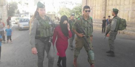 تفاصيل صادمة دفعت الطفلة فاطمة لتسليم نفسها للجنود بعد خروجها من محكمة الخليل الشرعية