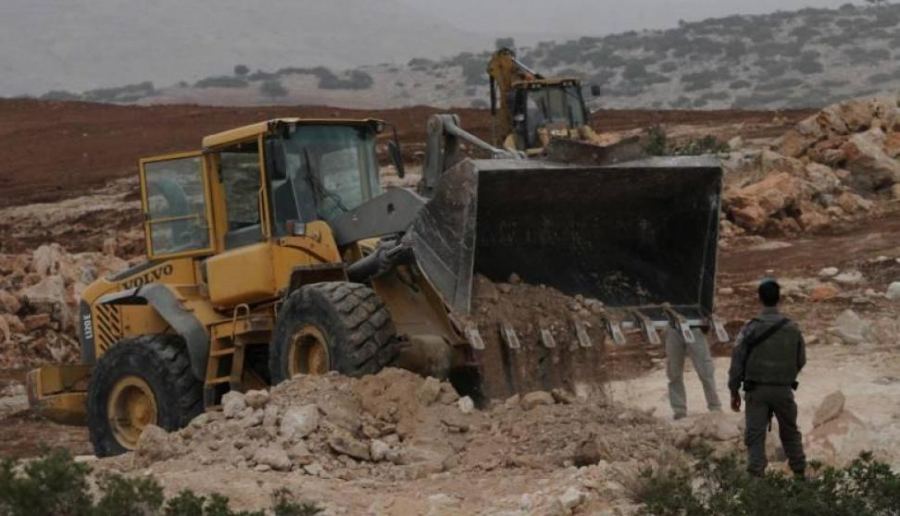 مستوطنون يجرفون مئات الدونمات جنوب نابلس