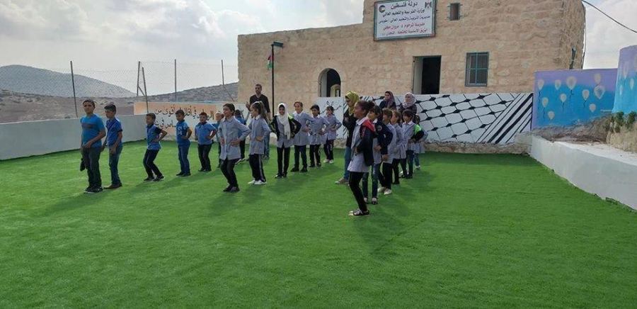 الاحتلال يزيل كرفانات تعليمية شمال طوباس ويحتجز طاقما تعليميا