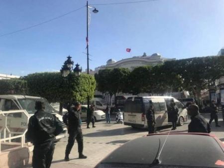 نفذته امرأة.. جرحى بتفجير انتحاري في تونس