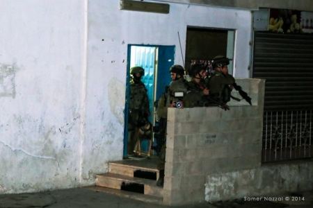 فجرا.. اعتقالات تطال 12 مواطنا من الضفة