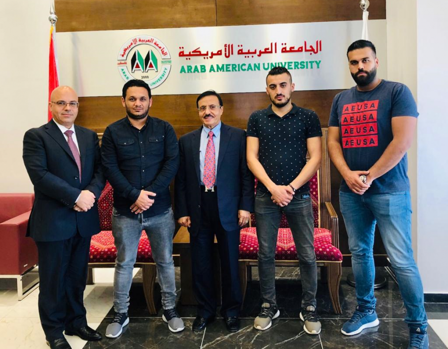 رئيس مجلس إدارة الجامعة العربية الامريكية يلتقي مع مجلس طلبتها