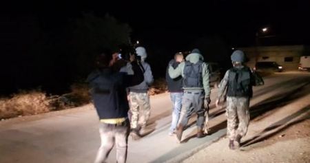 الحملة الأمنية في الخليل: القبض على 25 مطلوبًا