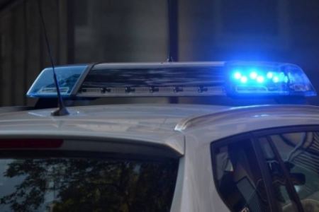 القبض على سيدة متهمة بالاعتداء على رجل وزوجته