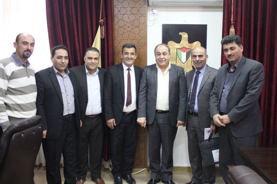  محافظ جنين يطلع على مشروع إنشاء مدرسة زراعية في عرابة