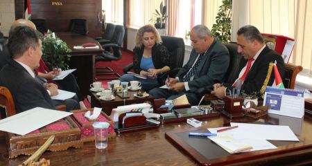  رئيس جامعة "خضوري" يبحث سبل التعاون الأكاديمي مع مجموعة أمريكا اللاتينية للإدارة العامة 