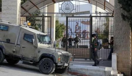 الاحتلال يغلق محيط جامعة القدس ويفرض طوقًا عسكريًا على المنطقة