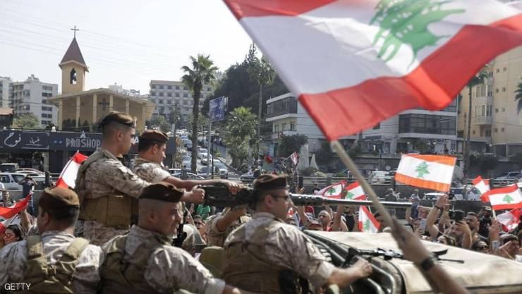 الجيش اللبناني ينحاز للمتظاهرين