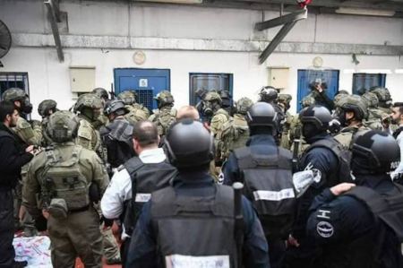  هكذا قمع الاحتلال أسرى عسقلان ونقلهم إلى سجن نفحة