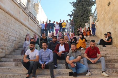 "التعليم البيئي" و"القدس المفتوحة" و"الإعلام" ينفذون رحلة تعليمية لمنتدى نرجس