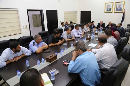 قلقيلية: المحافظ ووزير النقل والمواصلات يبحثان عدد من القضايا تتعلق بالحالة المرورية