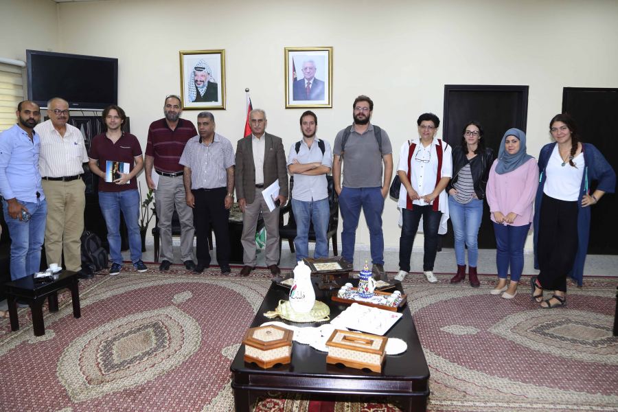 قلقيلية : نائب المحافظ يطلع وفدا من مؤسسة التعاون الاسبانية على واقع المحافظة
