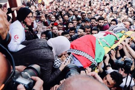  غزة: تشييع جثمان شهيد ارتقى متأثراً بإصابته في مسيرات العودة قبل شهور