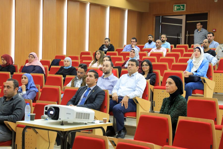 الجامعة تنظم دورة عالمية متقدمة لكوادرها الطبية الاكاديمية حول الفحص السريري الموضوعي المنظم OSCE