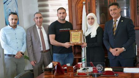 الجامعة العربية الأمريكية تكرم موظفان وخريج أنعشوا حالات توقف قلب لدى أشخاص أثناء تواجدهم في مكان الحدث 