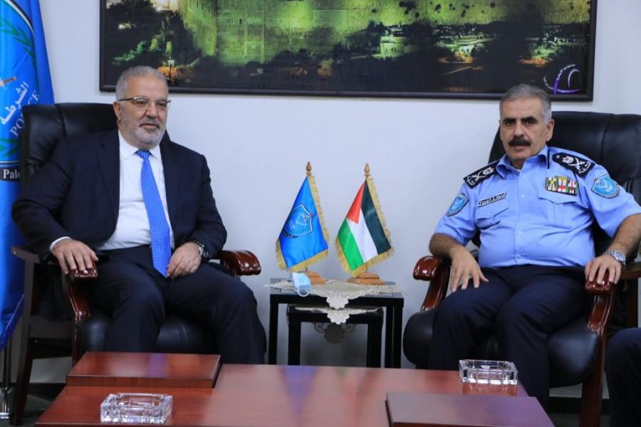 اللواء يوسف الحلو مدير عام الشرطة يجتمع بمعالي وزير النقل والمواصلات