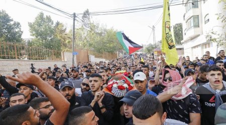جماهير شعبنا في طولكرم تشيّع جثمان الشهيد أبو سعن إلى مثواه الأخير
