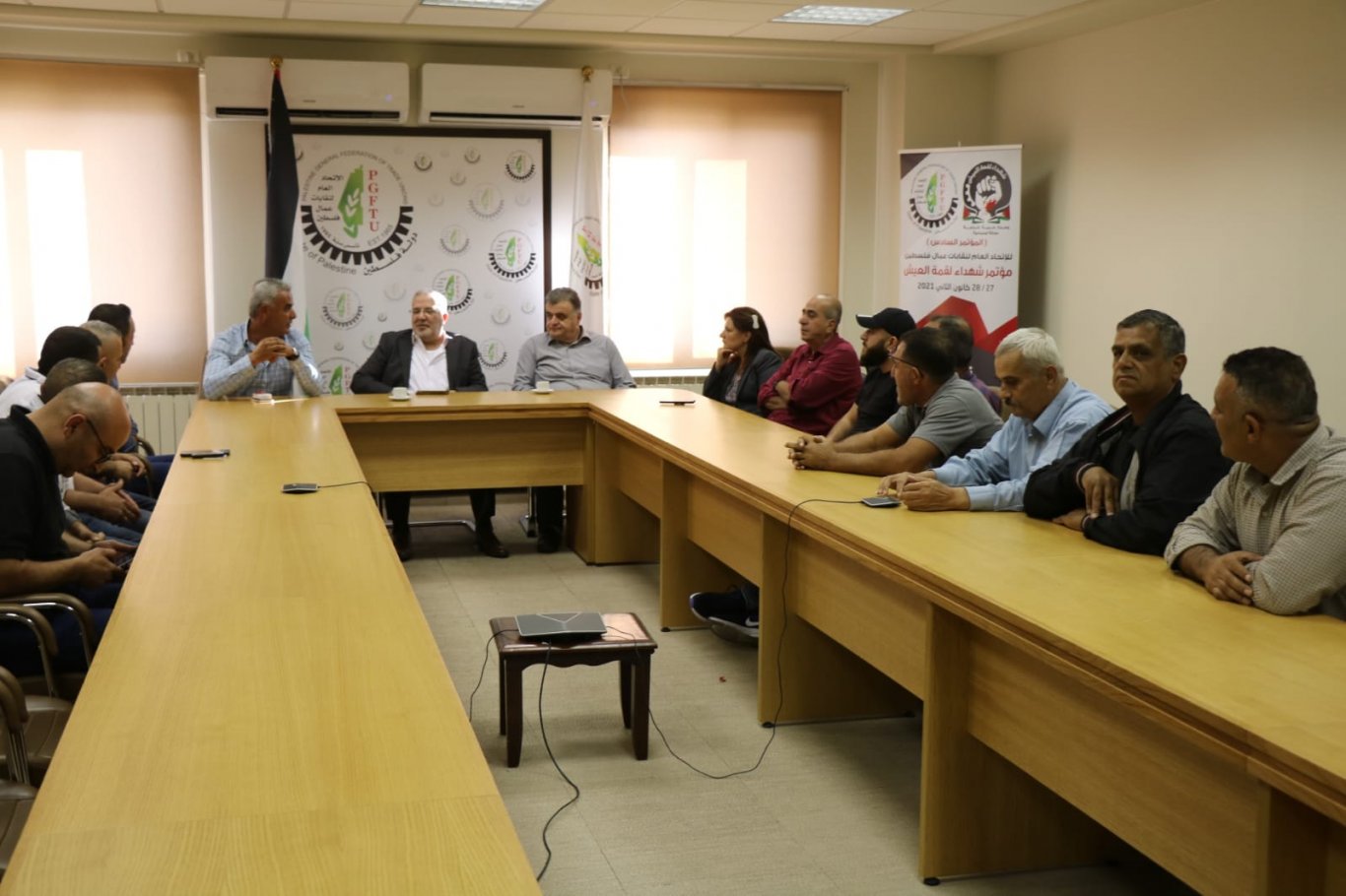 وزير النقل يطلع على معاناة السائقين في نابلس جراء استمرار الحصار