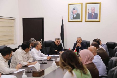 قلقيلية:اجتماع لمناقشة اليات انشاء المنطقة الحرفية الصناعية في المحافظة 