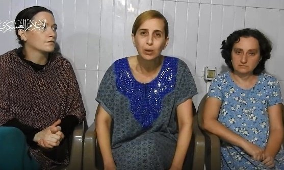 اسيرات لدى القسام يوجهن رسالة لنتنياهو