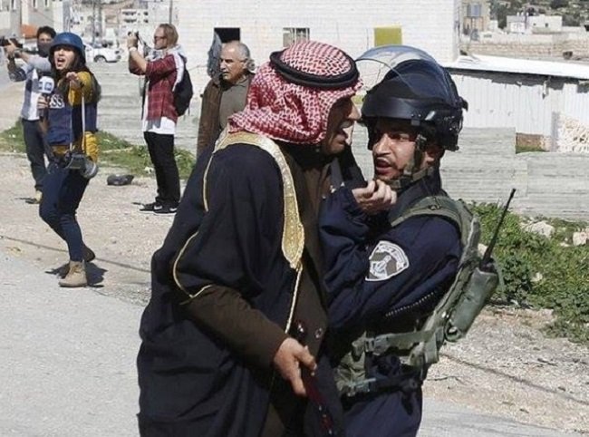 استشهاد الشيخ زياد أبو هليل بعد اعتداء قوات الاحتلال عليه أثناء اقتحام منزله في دورا