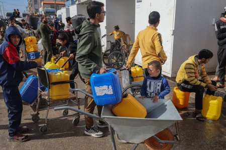 ٨ شهداء في قصف الاحتلال لمحطة تعبئة مياه في رفح