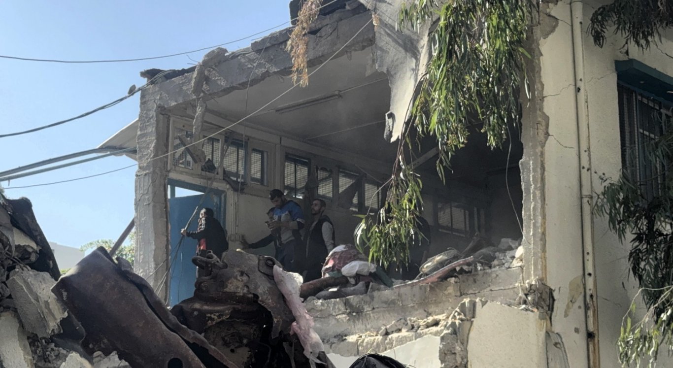 استشهاد أم ونجليها في قصف الاحتلال مخيم البريج