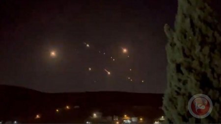 مصدر رفيع: إيران سترد "بشكل حاسم ومؤلم" على الضربات الإسرائيلية