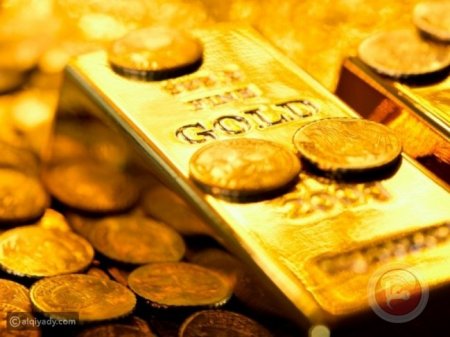 الذهب ينخفض بدعم من ارتفاع الدولار