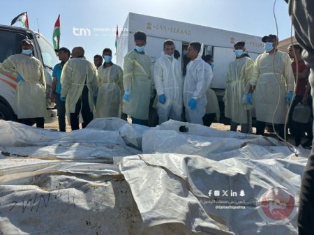 الصحة بغزة تتسلم جثامين 30 شهيدا مجهول الهوية