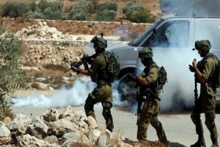 الاحتلال يعتقل ثلاثة شبان من قباطية ويصيب أحدهم بعد استهداف مركبة في قباطية