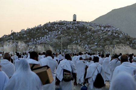 الأوقاف تجري قرعة الحج للمحافظات الشمالية وتؤكد العمل لتمكين حجاج غزة من أداء الفريضة