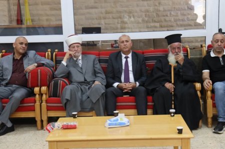 محافظ جنين يشارك في وقفة تضامنية واستنكارية في الزبابدة رفضاً للاعتداء على كنيسة الكرك في الأردن