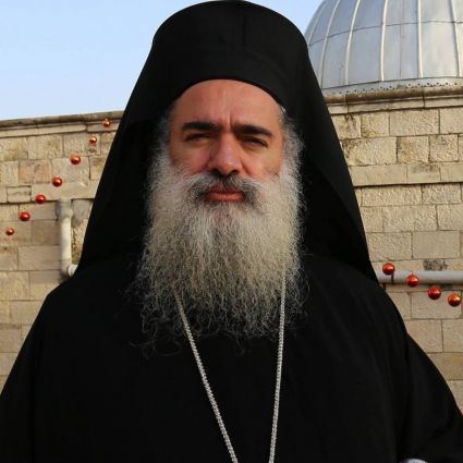 عطا الله حنا: منع رفع الآذان يستهدف جميع الفلسطينيين