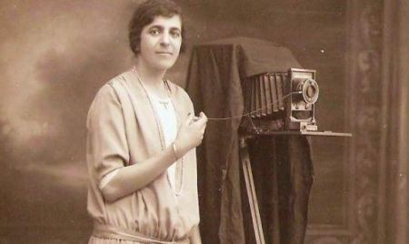 غوغل يحتفل بذكرى ميلاد أول مصورة فلسطينية