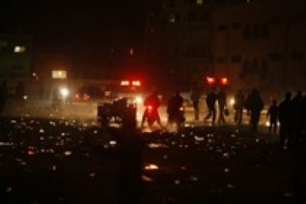 إصابة عدد من المواطنين بانفجار عبوة ناسفة داخل مركبة