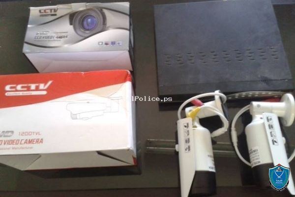 الشرطة تكشف ملابسات سرقة محل للإلكترونيات وتقبض على الفاعل