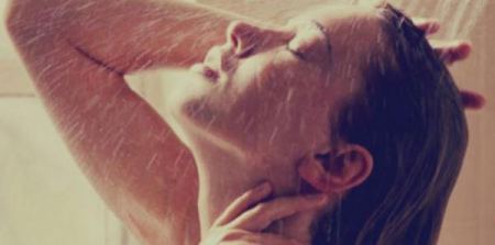 ذهبت الأم للاستحمام فقتلت زوجها وطفلتيها... تابع التفاصيل