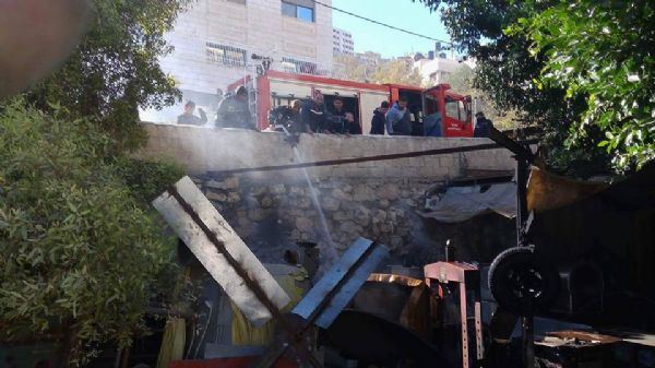 عاجل.حريق كبير في منطقة دير شرف بالقرب من منازل المواطنين