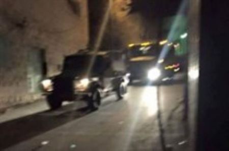 بالاسماء- الاحتلال يعتقل 13 مواطناً من الضفة بينهم نائب بالتشريعي