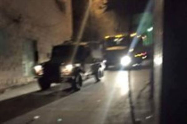 بالاسماء- الاحتلال يعتقل 13 مواطناً من الضفة بينهم نائب بالتشريعي