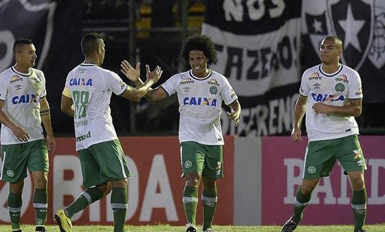 فاجعة.. تحطم طائرة تقل فريق كرة قدم برازيلي في كولومبيا ومصرع غالبيتهم