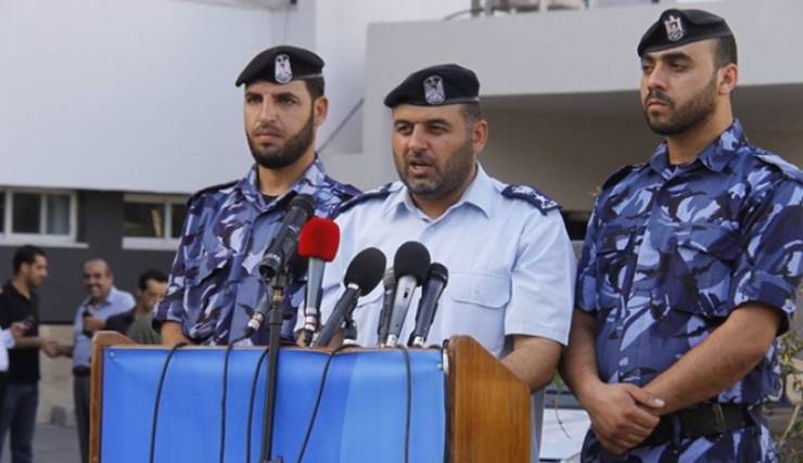مواطن يطعن المتحدث باسم شرطة غزة