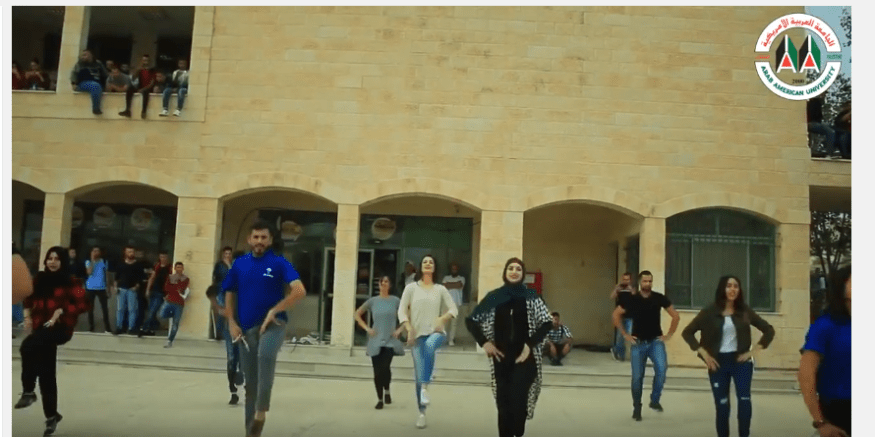 فيديو : دبكة فلسطينية من ساحات الجامعة العربية الأمريكية